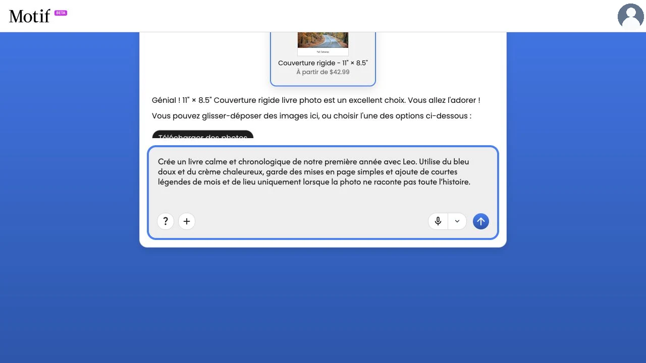 Un message de la page de création décrivant un livre photo chronologique et apaisant sur la première année, avec quelques légendes soigneusement choisies
